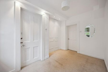 3 bedroom flat to rent - Photo 2