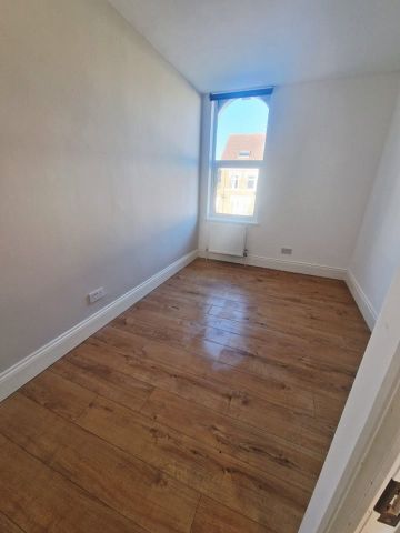 1 Bed Flat, Clifton Road, SE25 - Photo 3