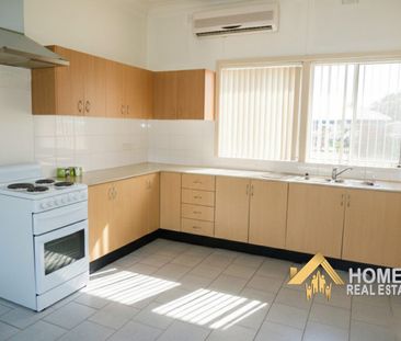 2 Bedroom House for Rent – in the heart of Greenacre. - Photo 5