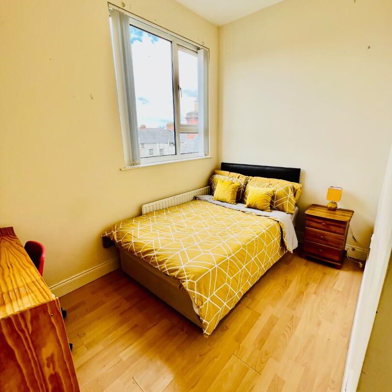 Wolseley Street, Room 6, BT71LG, Belfast - Photo 1