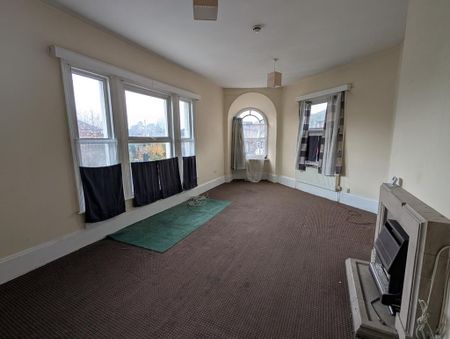 3 bedroom flat to rent - Photo 2