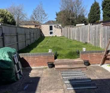 2 bedroom end of terrace house to rent - Photo 4