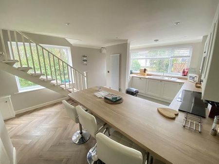 2 bedroom maisonette to rent - Photo 3
