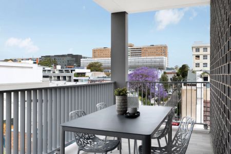 Luxury apartment in boutique block on city fringe - Photo 4