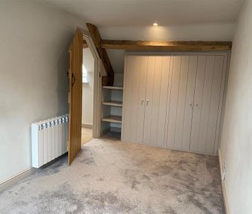 2 bedroom terraced house to rent - Photo 2