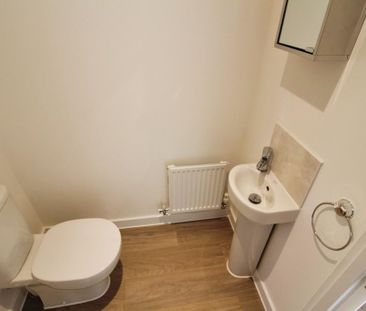 2 bedroom end of terrace house to rent - Photo 6