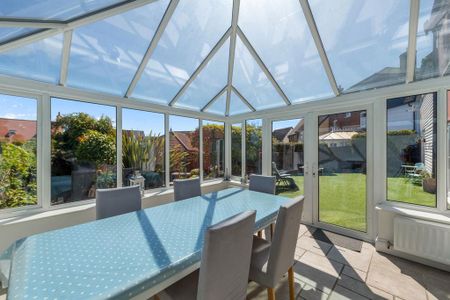 5 bedroom townhouse to rent - Photo 3