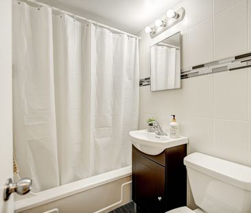 IMMEUBLE PROFESSIONEL - PLATEAU / CENTRE-VILLE/ PARC DU MONT-ROYAL - Photo 4