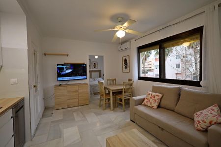 Encantador Piso Reformado en La Carihuela en urbanización con Piscina y Tenis en primera l – tor507ts1 - Foto 3