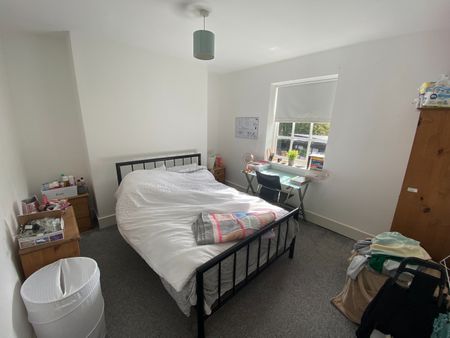 6 Bed Semi-Detached House, North View, L7 - Photo 3