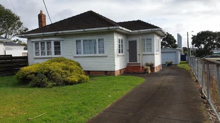 Property Management1 Jutland Road, Hauraki - House for Rent - Photo 4