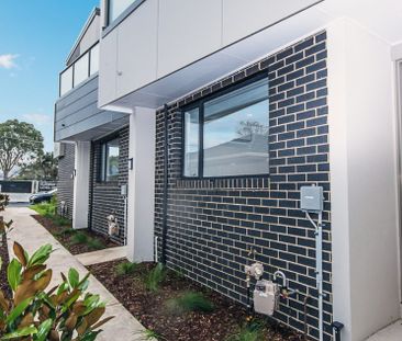 2/75 Station Road, Glenroy, VIC 3046 - Photo 4