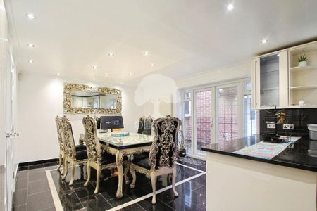 4 bedroom detached house to rent - Photo 3