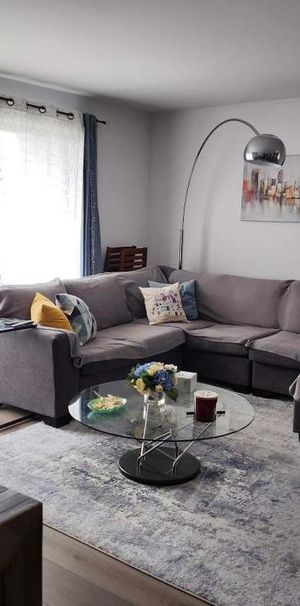 4 1/2 locatif à laval - Photo 1