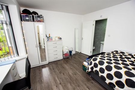 6 bedroom house to rent - Photo 2