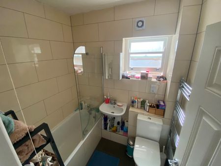 1 Bed Flat, Stoke Newington High Street, N16 - Photo 4