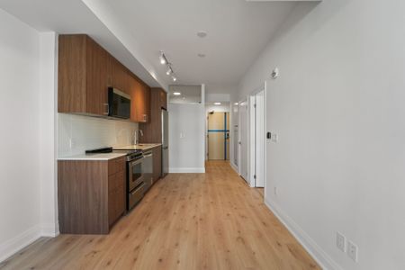 For Lease - 3250 Carding Mill Trail Unit# 320, Oakville, Ontario - Photo 3