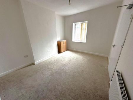 4 bedroom terraced house to rent - Photo 4