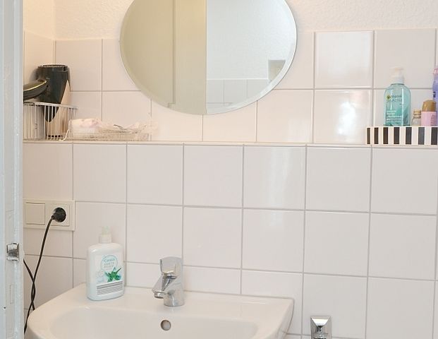 Perfekt für Familien oder Firmen! Möbliertes Haus in Köln-Gremberghoven - Foto 1