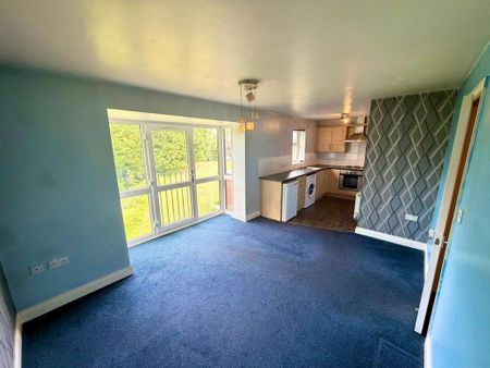 2 bedroom flat to rent - Photo 2