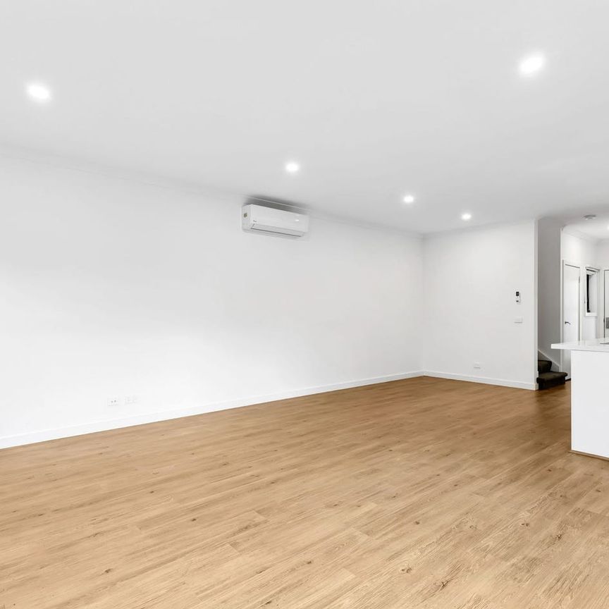 Stylish Townhouse Living in the Heart of Lara. - Photo 1