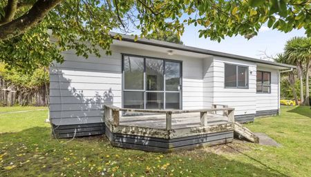 Cosy with all the essentials - Photo 2