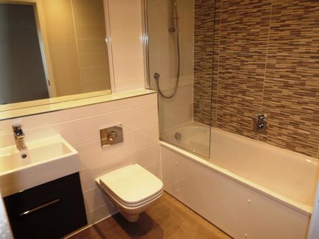 2 bedroom apartment to rent - Photo 4