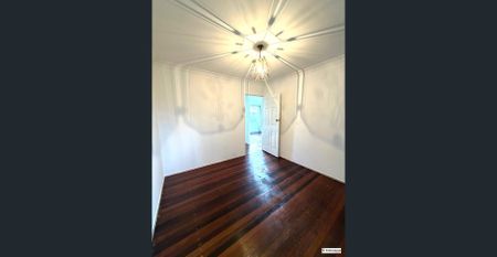 High set Home in the heart of Logan Central - Photo 4