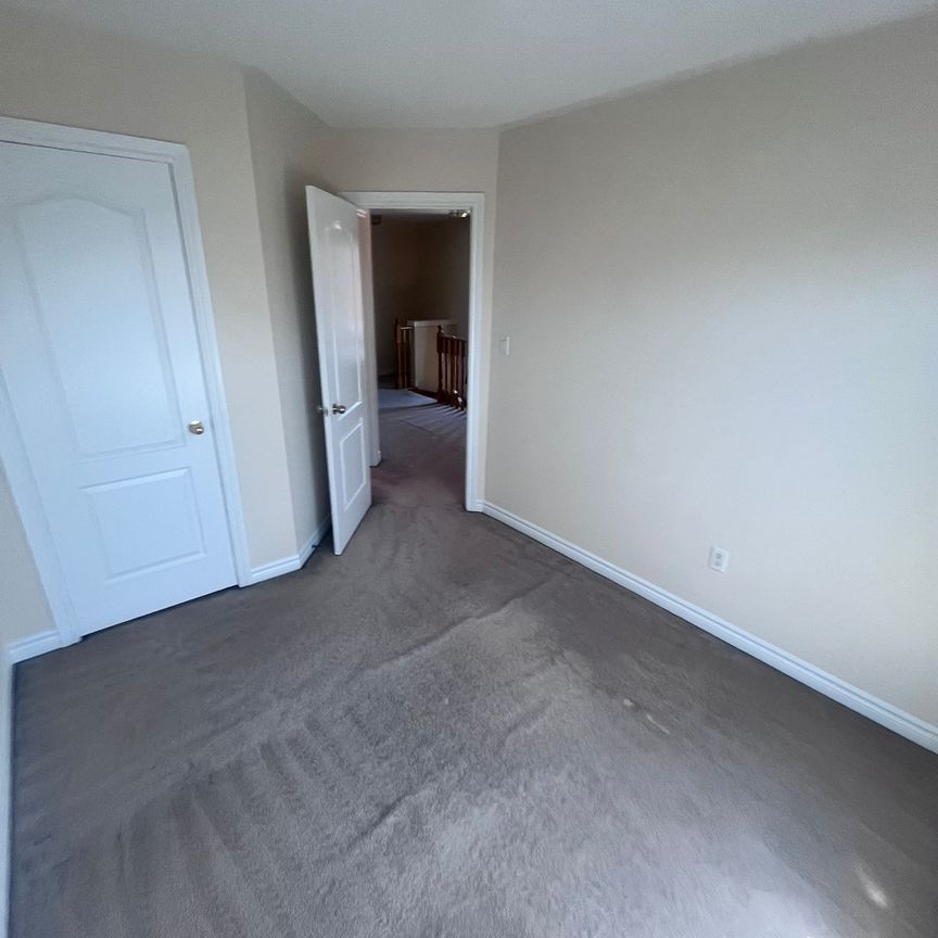 For Lease - 27 Frost King Lane, Toronto, Ontario - Photo 1