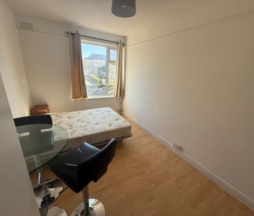 Room in a Shared Flat, Kenton Lane, HA3 - Photo 2