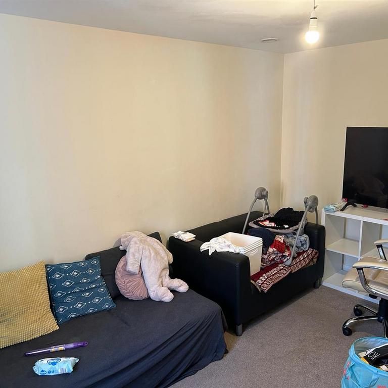 2 bedroom townhouse to rent - Photo 1