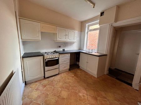 2 bedroom terraced house to rent - Photo 5