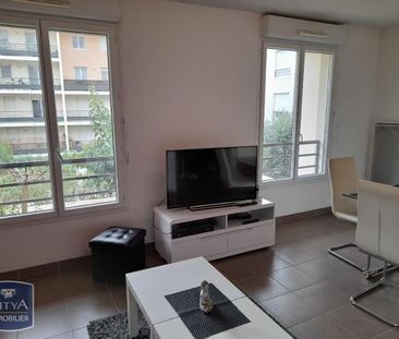 Location Appartement 1 pièce 32m² LA SEYNE SUR MER 83500 - Photo 5