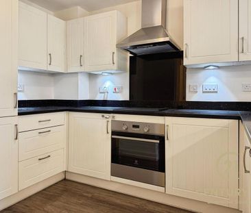 4 bedroom semi-detached house to rent - Photo 1