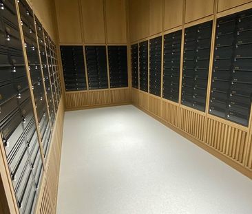 3 Bed Flat, The Blade Tower, M15 - Photo 1