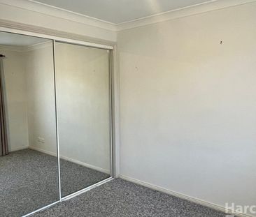 Spacious Villa Close To CBD - Photo 3