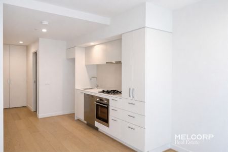 EAST-END SOPHISTICATION AT TRILLIUM APARTMENTS - UNFURNISHED - Photo 5