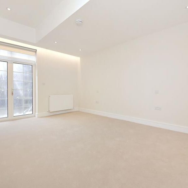 2 Bedroom Flat To Let - Photo 1