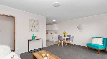 Spacious and Comfortable 2-Bedroom Home in a Super Convenient Location - Photo 3