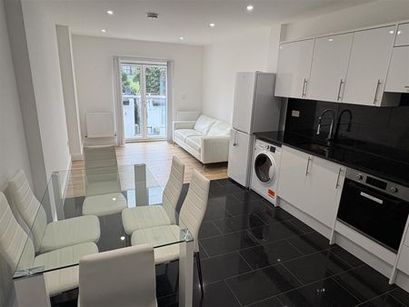 Green Lane, NW4 2AG, London - Photo 2