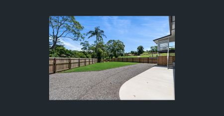 Modern Renovated Unit - Central Nambour - Photo 2