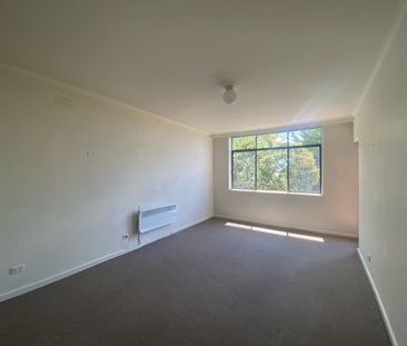 27/20 Pakington Street, Kew VIC 3101 - Photo 2