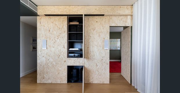 Near-new apartment with design features - Photo 1