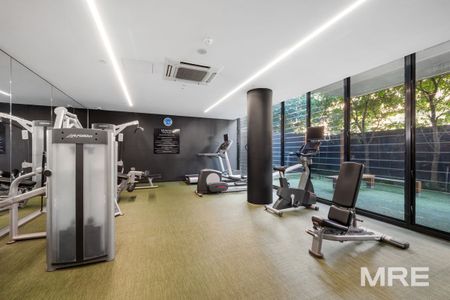 816/74 Queens Road, Melbourne - Photo 3