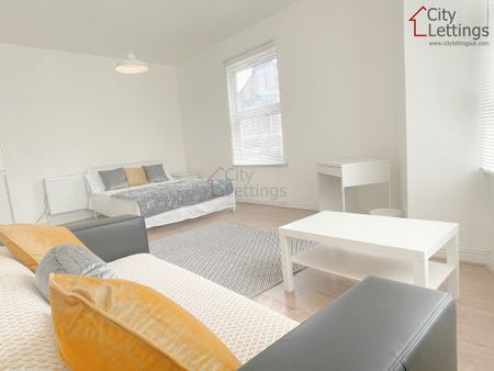 2 Bedroom Flat - Photo 4