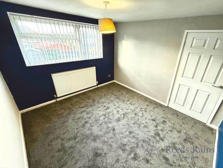 3 bedroom semi-detached house to rent - Photo 5