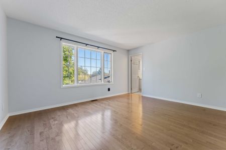 For Lease - 18 Ravenscroft Court, Stittsville - Munster - Richmond, Ontario - Photo 2