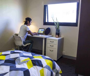 Single Room With Ensuite - Photo 3