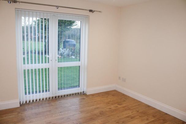 2 bedroom detached bungalow to rent - Photo 1