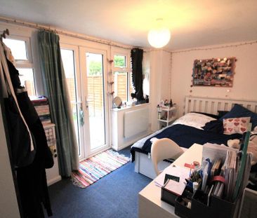 4 bedroom detached house to rent - Photo 3